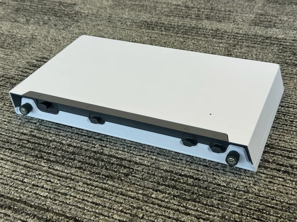 Performance 電源正面